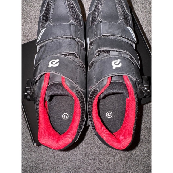 Peloton Unisex Black, White & Red Cycling Shoes (42) - Picture 7 of 12